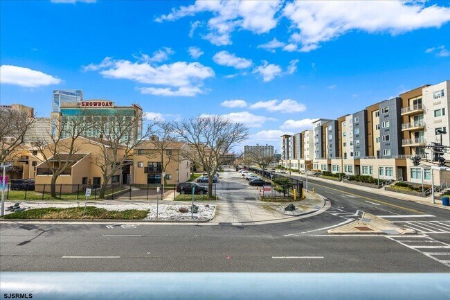 Building Photo - 526 Pacific Ave