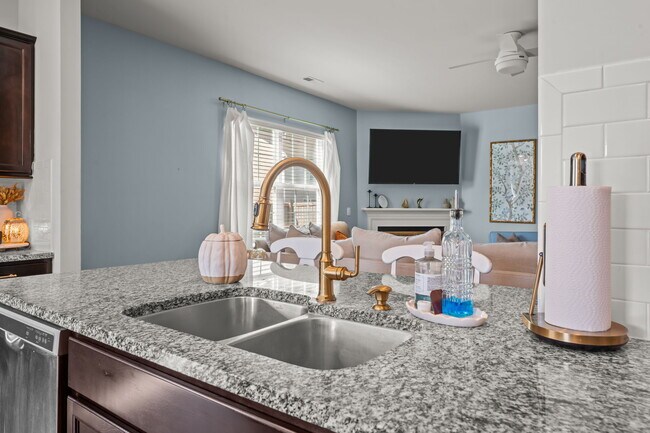 Building Photo - 1012 Kellie Ct