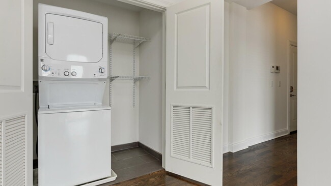 Building Photo - 3229 S Halsted St