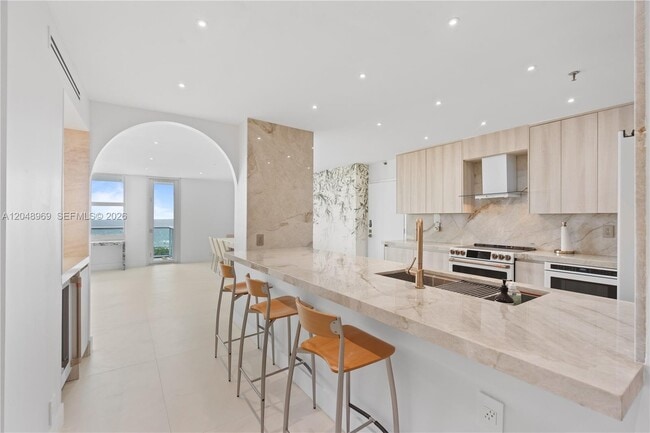 Building Photo - 9511 Collins Ave