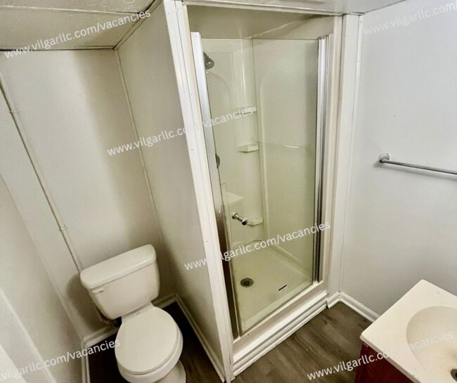 Building Photo - 1605 Pine St