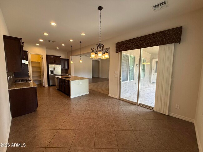 Building Photo - 4045 S Camellia Dr