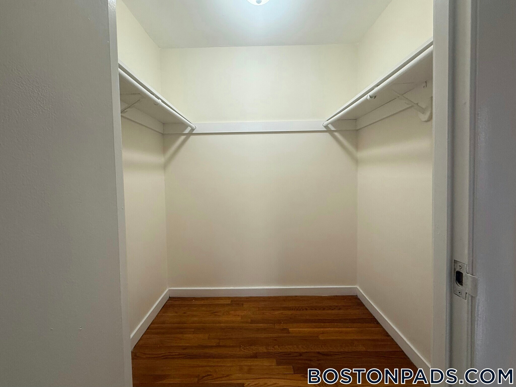 Building Photo - 17 Captain Parker Arms