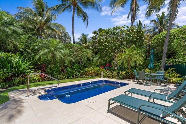 Building Photo - 1554 N Ocean Way