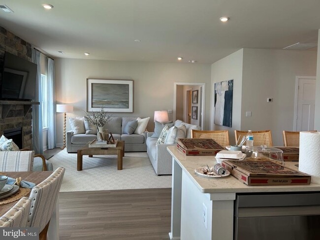 Building Photo - 265 Baker Dr