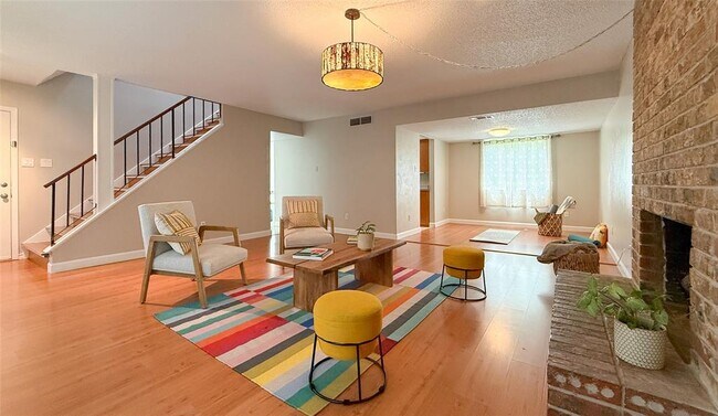 Building Photo - 8401 Loralinda Dr