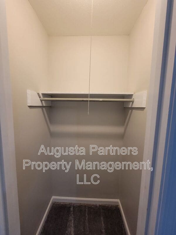 Building Photo - 152 Chalet North CT