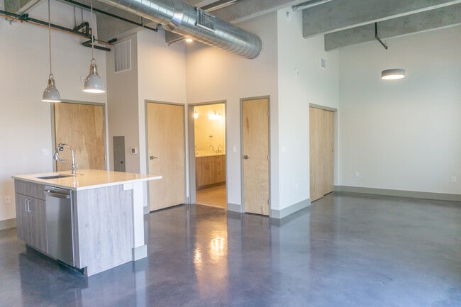 Building Photo - Modern Downtown Studio Apartment