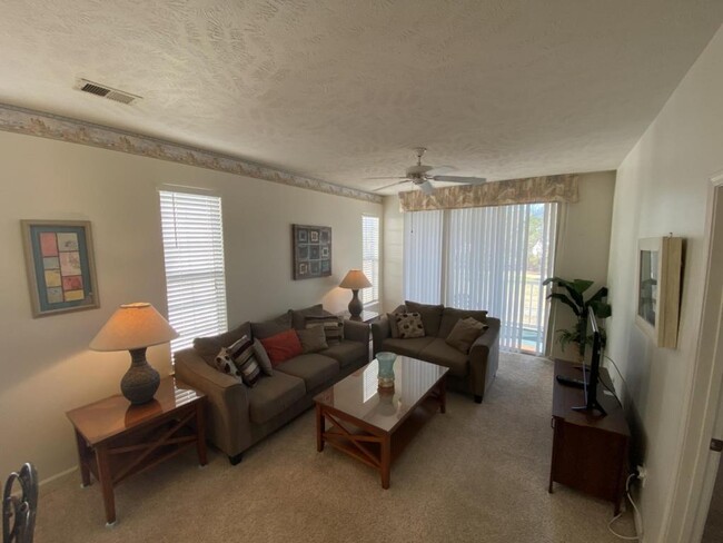 Building Photo - 620 River Oaks Dr