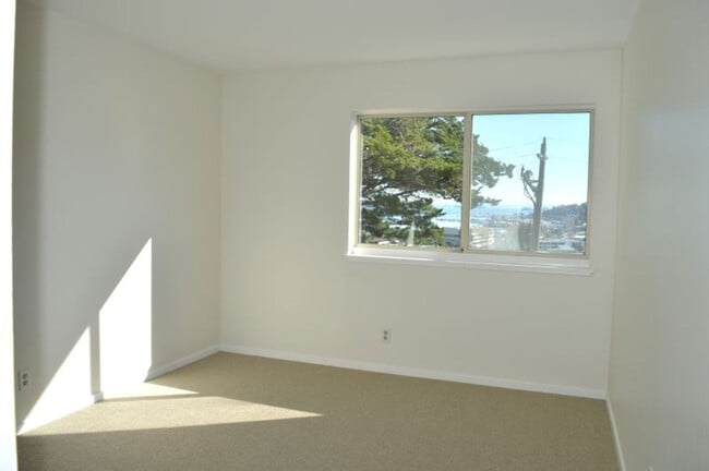 Building Photo - End Unit Sausalito Condo with Wrap-Around Deck