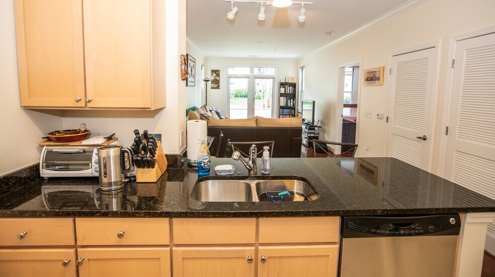 Building Photo - 1391 Pennsylvania Ave. SE