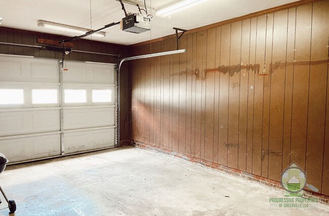 Building Photo - 424 Devonwood Ct