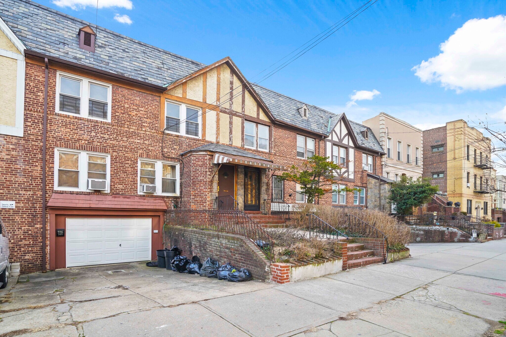 Building Photo - 1824 Summerfield St