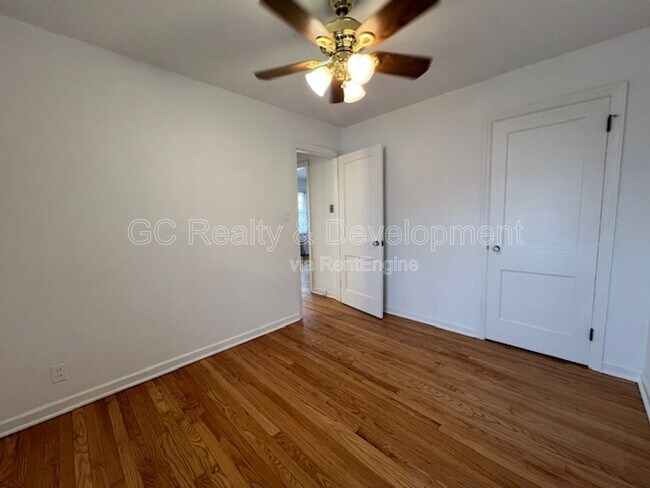 Building Photo - 20 N 5th Ave