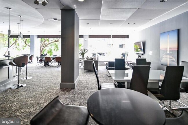 Building Photo - 350 G St SW