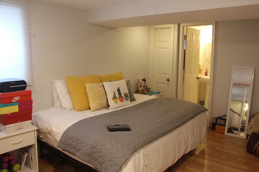 Building Photo - 635 N Nelson St