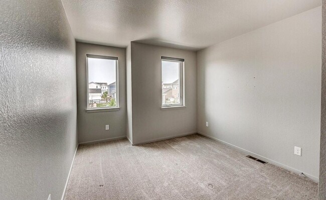 Building Photo - 12746 River Rock Wy