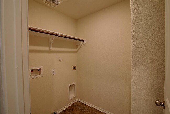 Building Photo - 14027 Grover Crk Dr