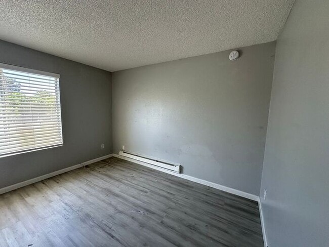 Building Photo - 3913 Clear Acre Ln