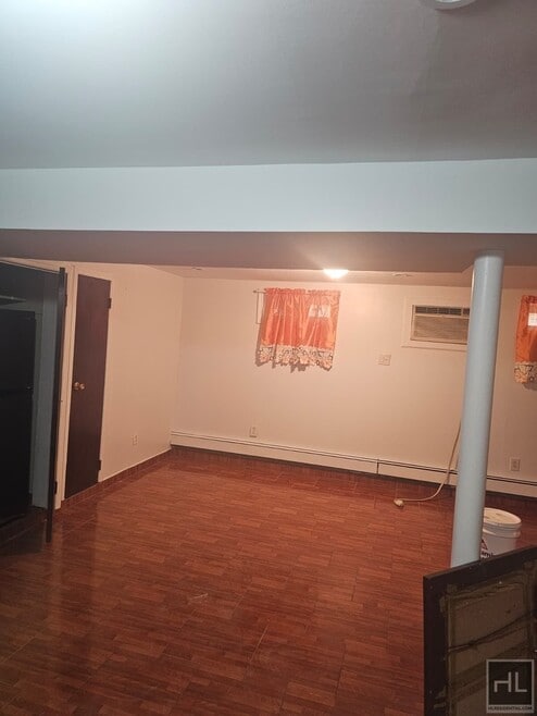 Building Photo - 872 E 48th St