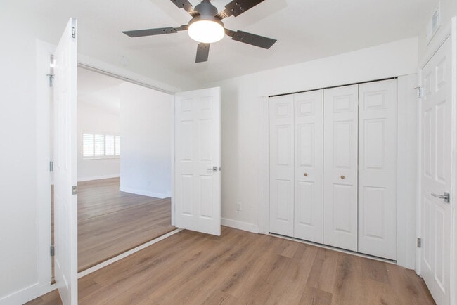 Building Photo - 2607 E Larkspur Dr