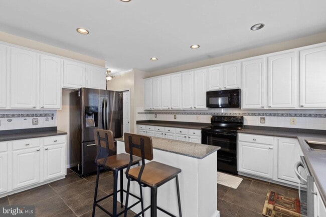 Building Photo - 36 Fletcher Dr