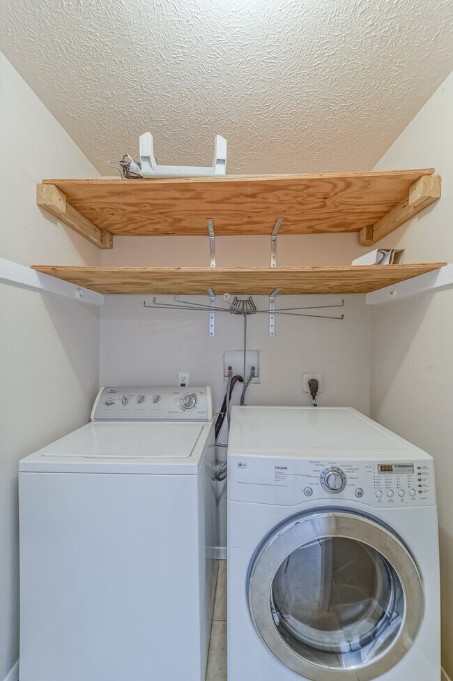 Building Photo - 3419 Norris Dr