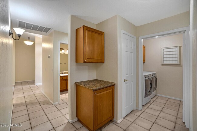 Building Photo - 3062 S Marigold Pl