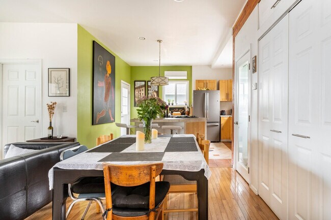 Building Photo - 938 21st Ave