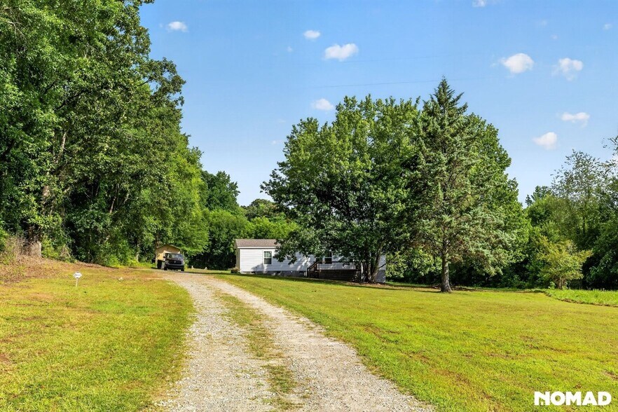 Building Photo - 1431 W Ridgeway Rd