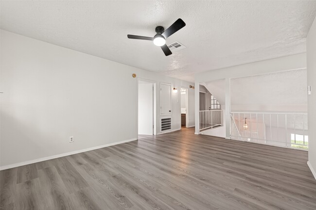 Building Photo - 710 Beechbend Dr