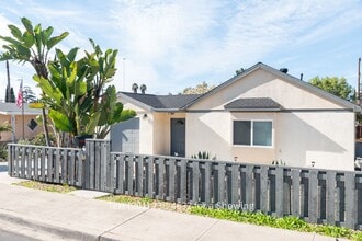 Building Photo - 4 Bedroom, 2 Bath House with Garage