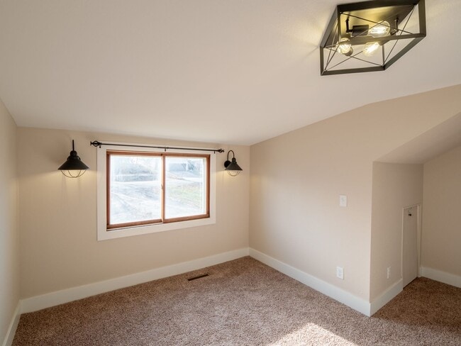 Building Photo - Westwood