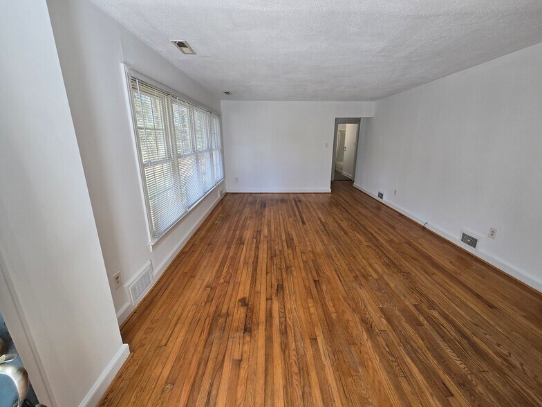 Building Photo - 8705 Sedgemoor Dr