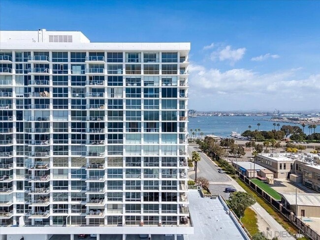 Building Photo - 1830 Avenida Del Mundo