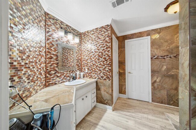 Building Photo - 11642 Borderwood Dr