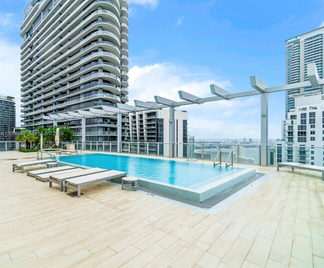 Building Photo - 1100 S Miami Ave