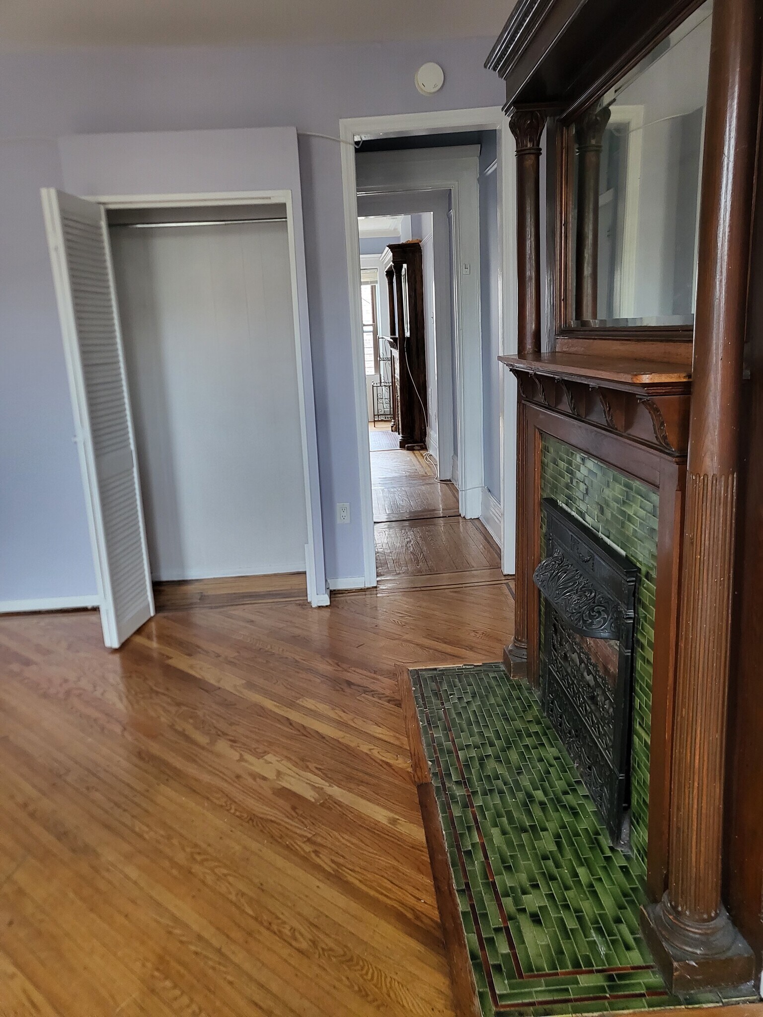 Lvngrm w/original Details - 19 Revere Pl