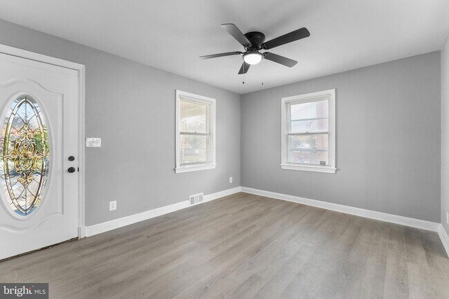 Building Photo - 1811 T Pl SE