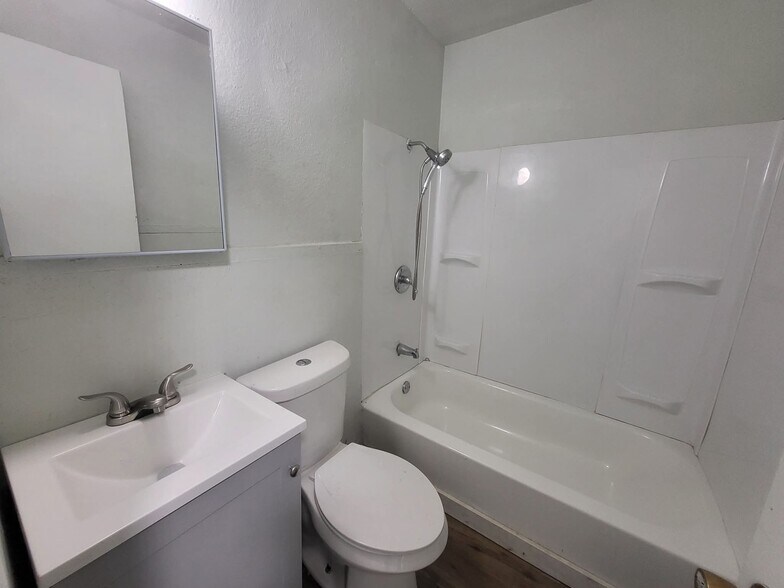 Building Photo - 1509 Sycamore St