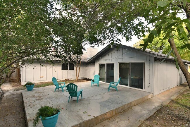 Building Photo - 7204 Hartnell Dr