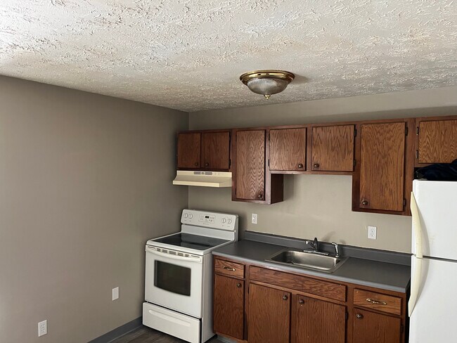 Building Photo - 35 Log St