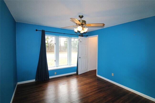 Building Photo - 736 Henry Ave