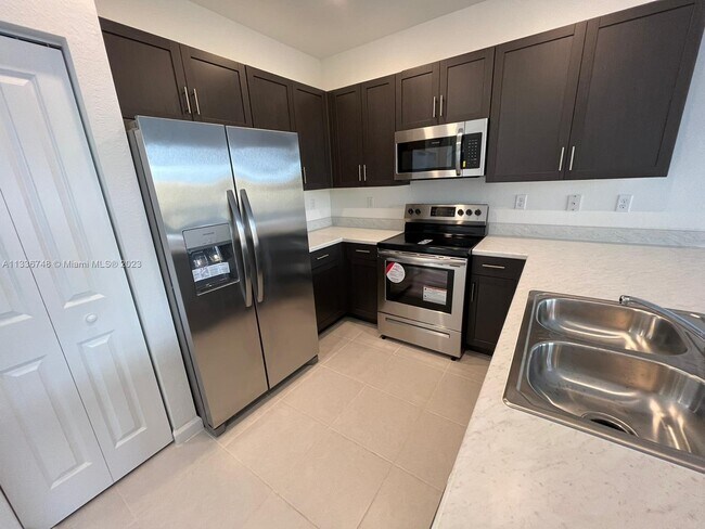 Building Photo - 28709 SW 132nd Pl