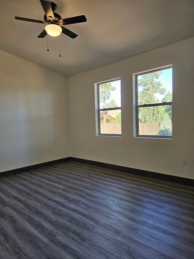 Building Photo - 2890 W Villa Loop