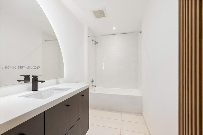 Building Photo - 151 SE 1st St