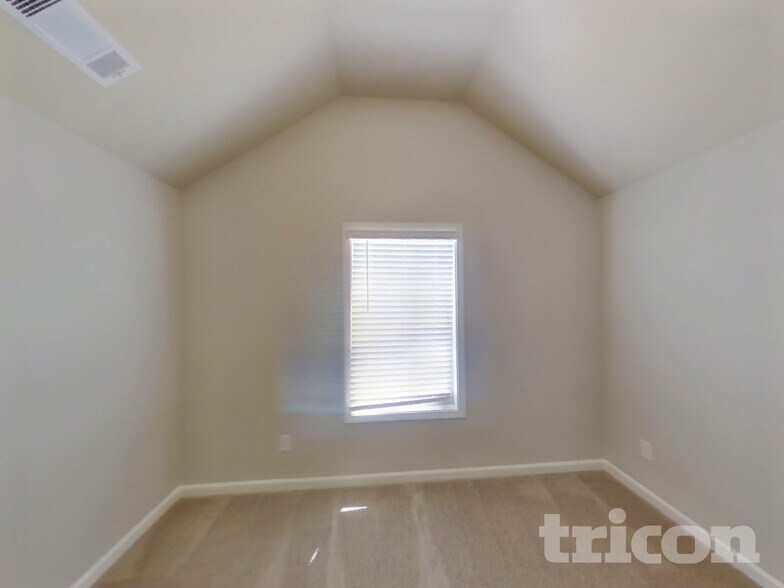 Building Photo - 131 Huntsman Dr