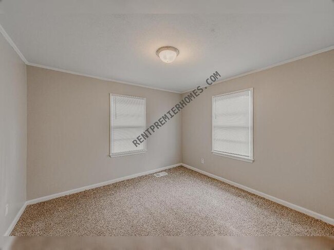 Building Photo - 306 Kay St