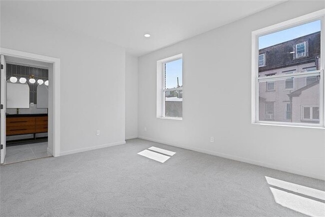 Building Photo - 295 38th St