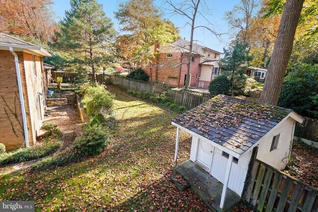 Building Photo - 6220 Robinwood Rd